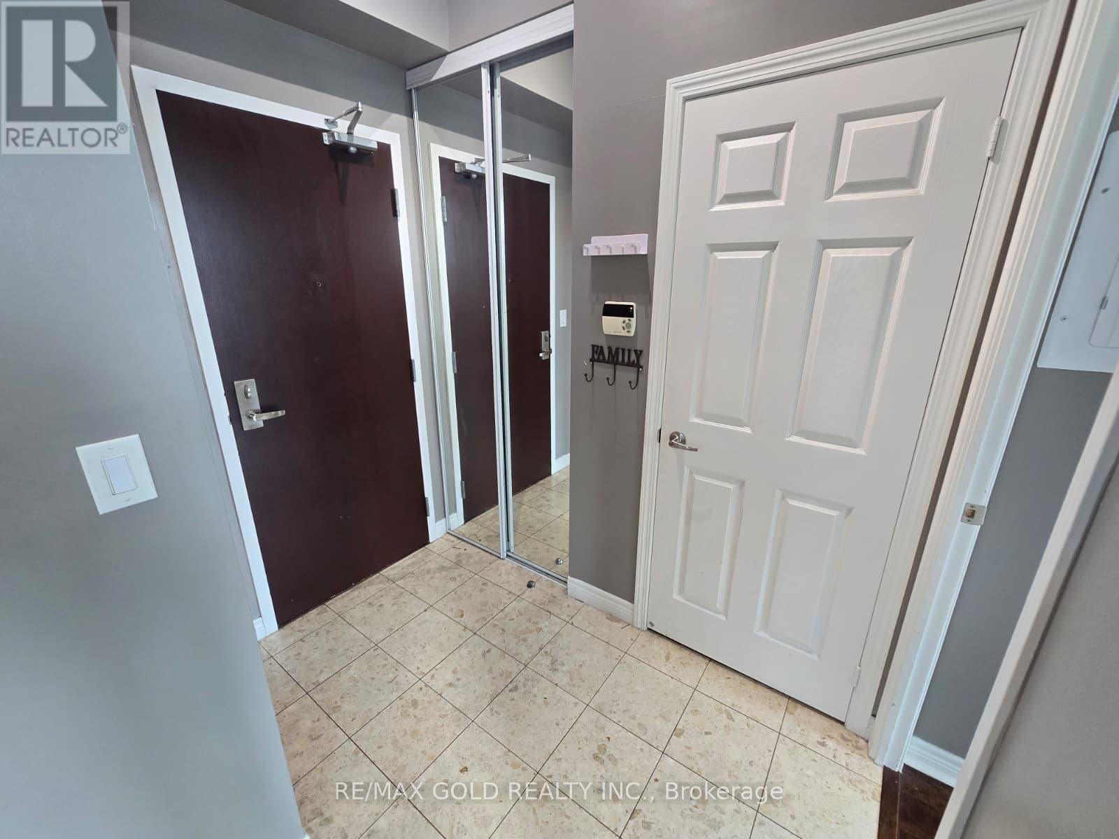 3808 - 208 Enfield Place, Mississauga, Ontario  L5B 0G8 - Photo 2 - W13740172