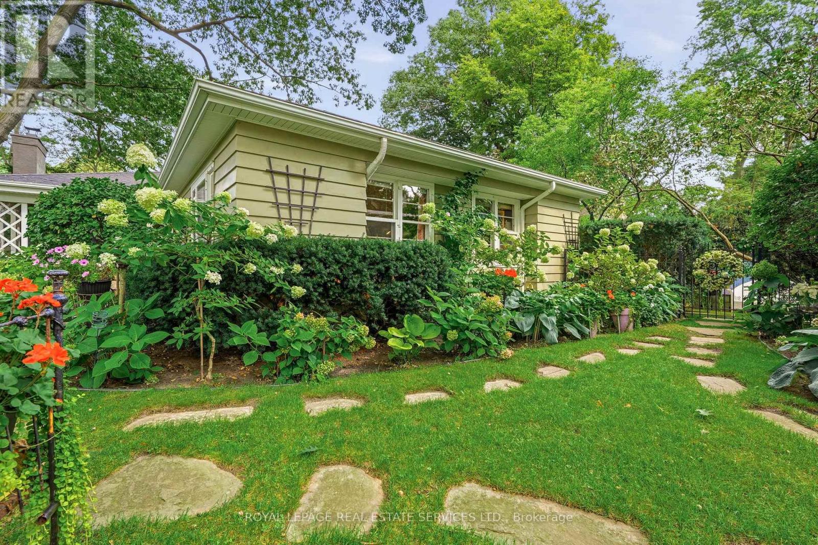 344 Maple Avenue, Oakville, Ontario  L6J 2H7 - Photo 27 - W13740174