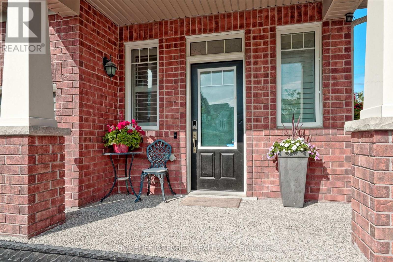 33 Klemscott Road, Brampton, Ontario  L7A 0P5 - Photo 2 - W13740202