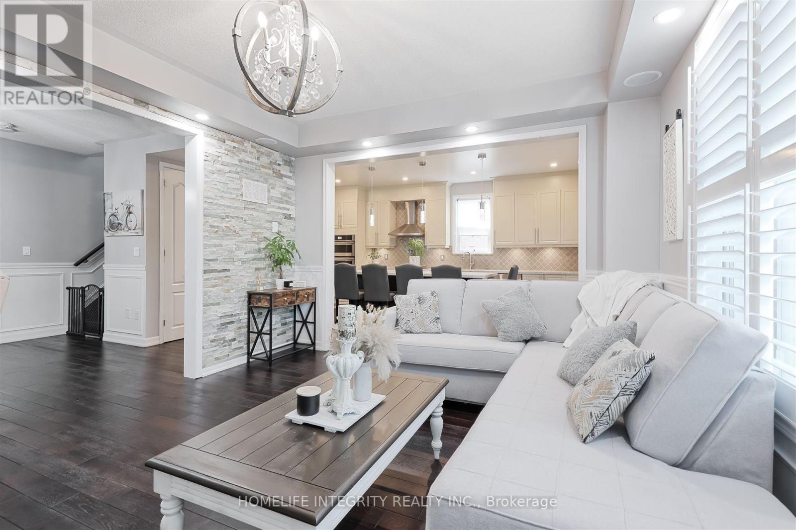 33 Klemscott Road, Brampton, Ontario  L7A 0P5 - Photo 4 - W13740202