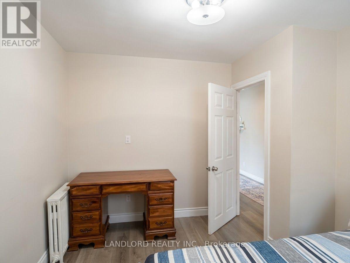 5 - 92 Trethewey Drive, Toronto, Ontario  M6M 4B4 - Photo 12 - W13740220