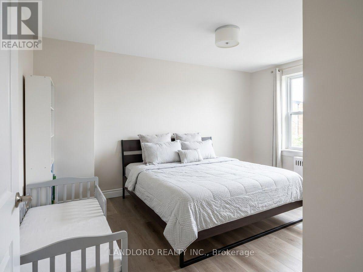 5 - 92 Trethewey Drive, Toronto, Ontario  M6M 4B4 - Photo 17 - W13740220