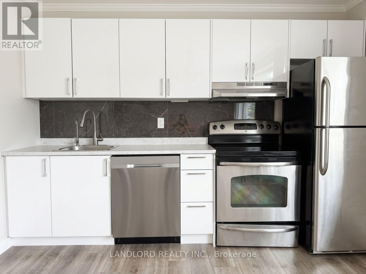 5 - 92 Trethewey Drive, Toronto, Ontario  M6M 4B4 - Photo 2 - W13740220