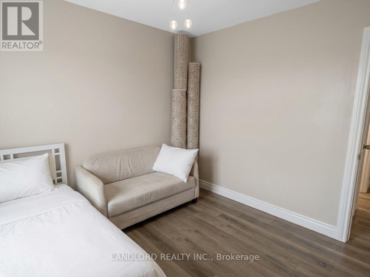 5 - 92 Trethewey Drive, Toronto, Ontario  M6M 4B4 - Photo 23 - W13740220