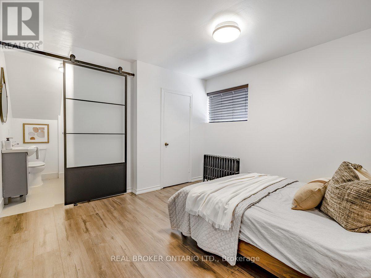 1438a Dufferin Street, Toronto, Ontario M6H 3L1 - Photo 47 - W13740226