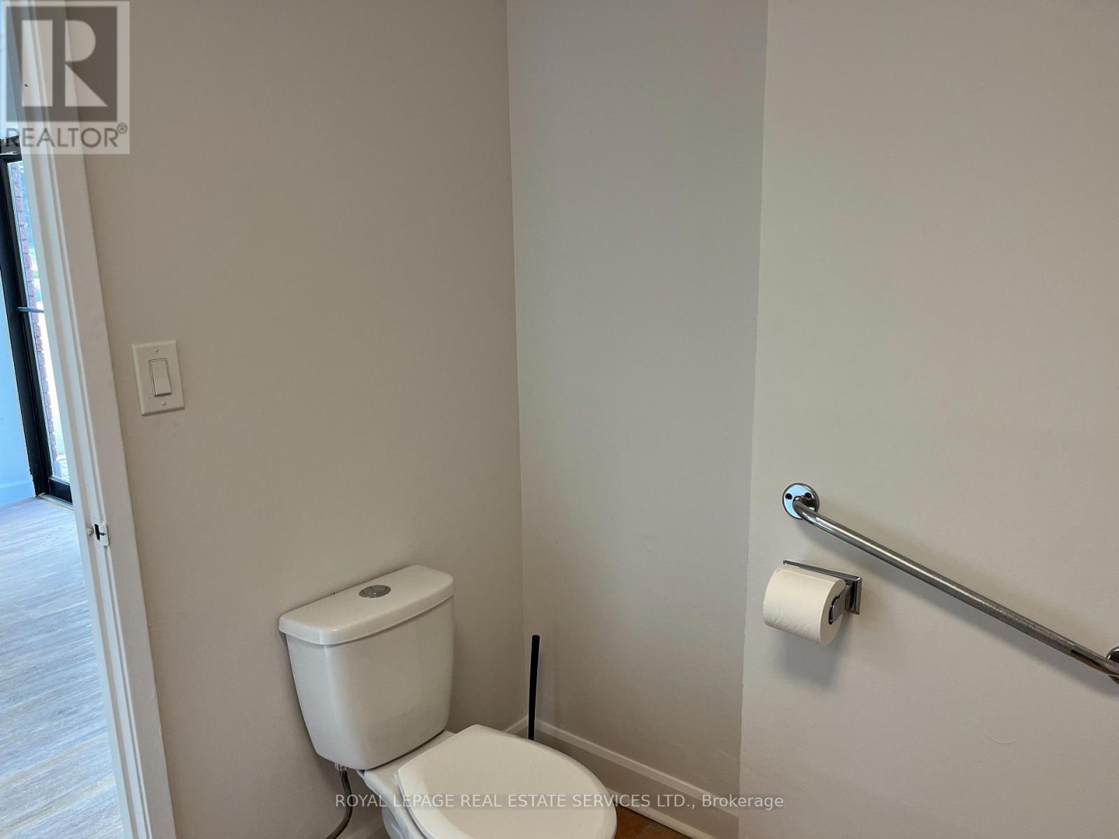 2 - 896 Burnhamthorpe Road W, Mississauga, Ontario  L5C 2S3 - Photo 8 - W13740248