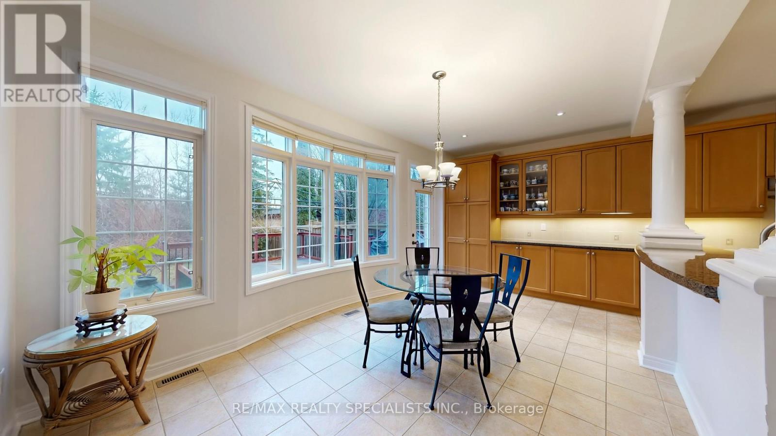 2258 Rochester Circle, Oakville, Ontario  L6M 5E1 - Photo 12 - W13740274