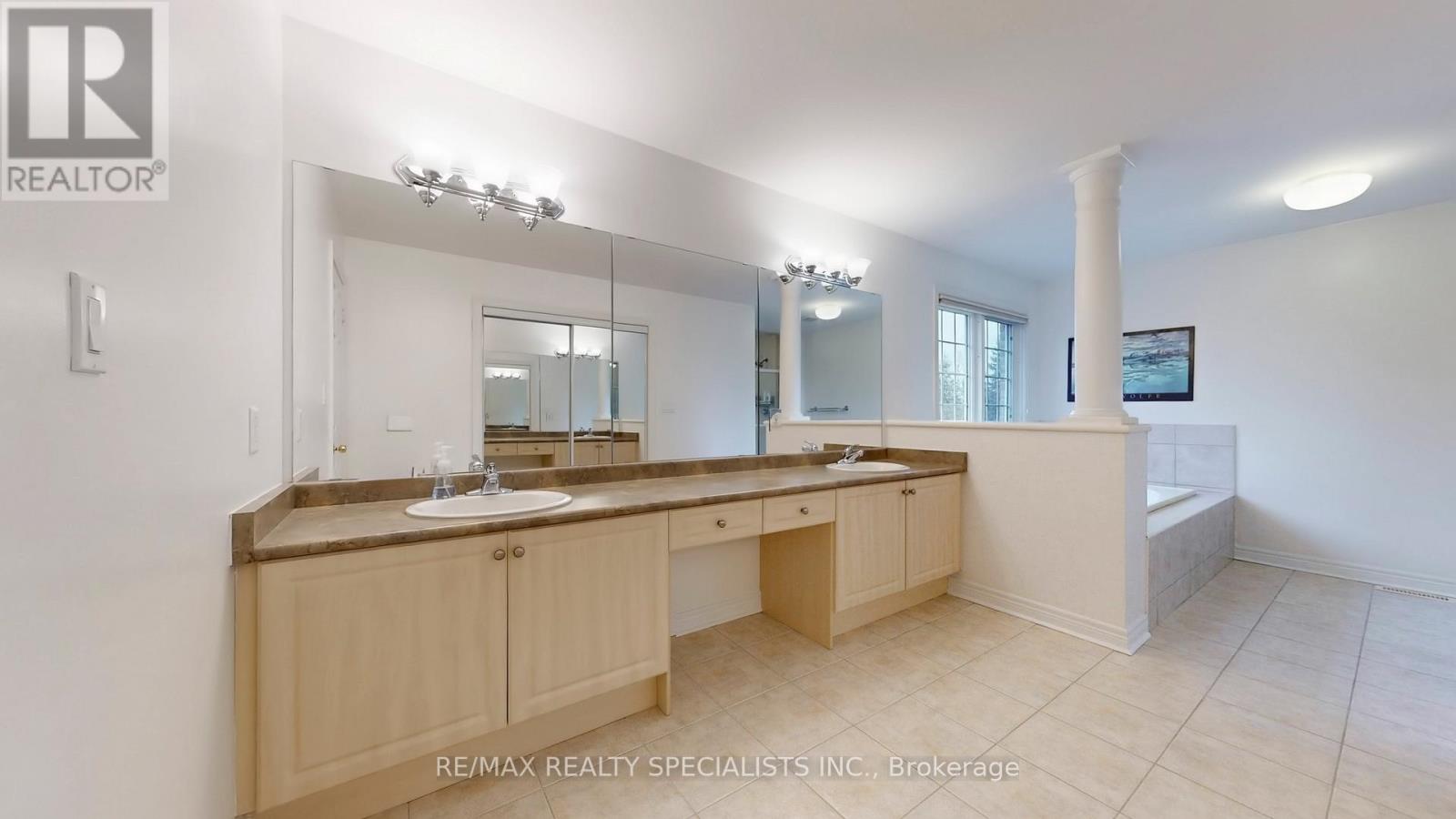 2258 Rochester Circle, Oakville, Ontario  L6M 5E1 - Photo 23 - W13740274