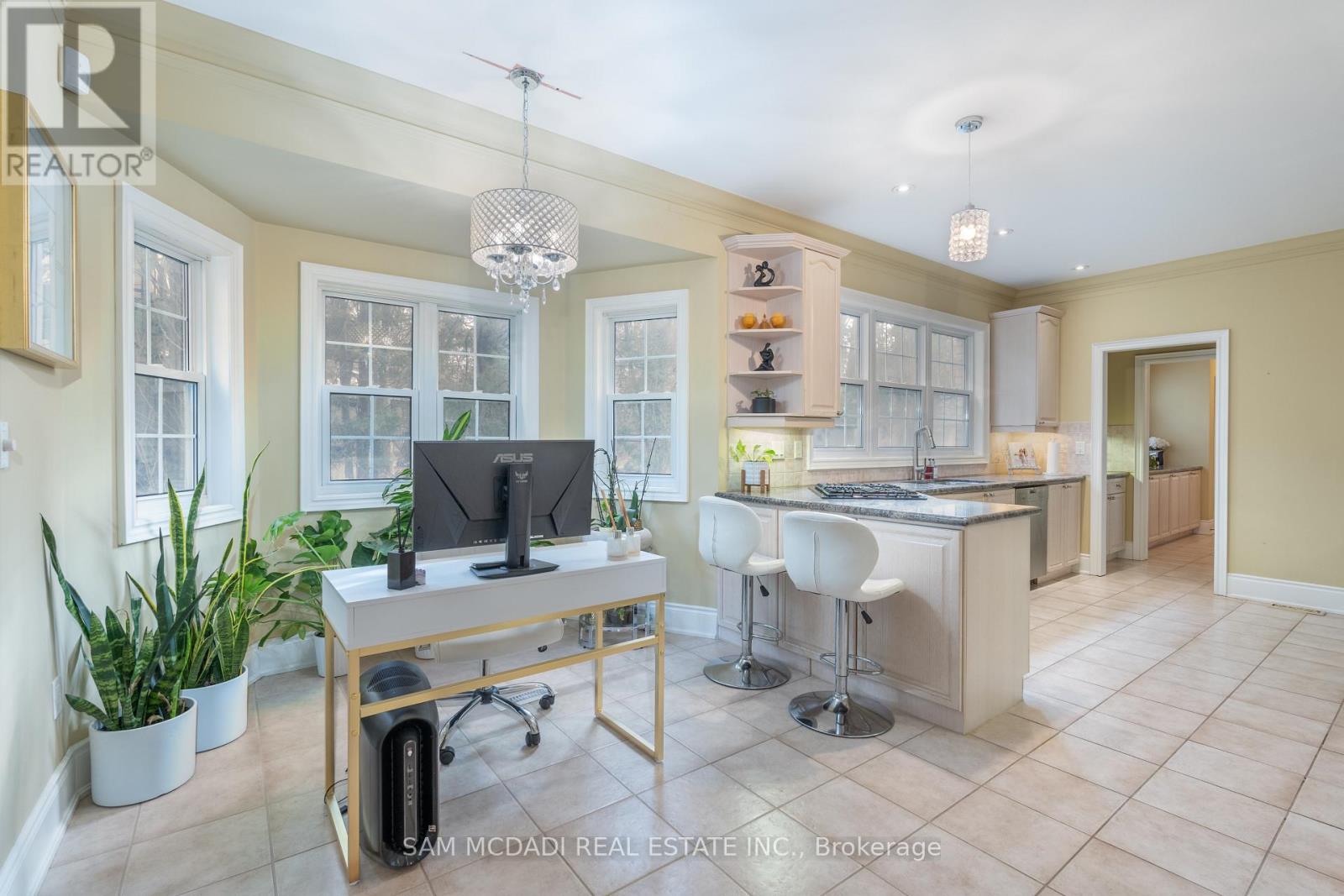 3248 Barchester Court, Mississauga, Ontario  L5L 5Z1 - Photo 10 - W13740324