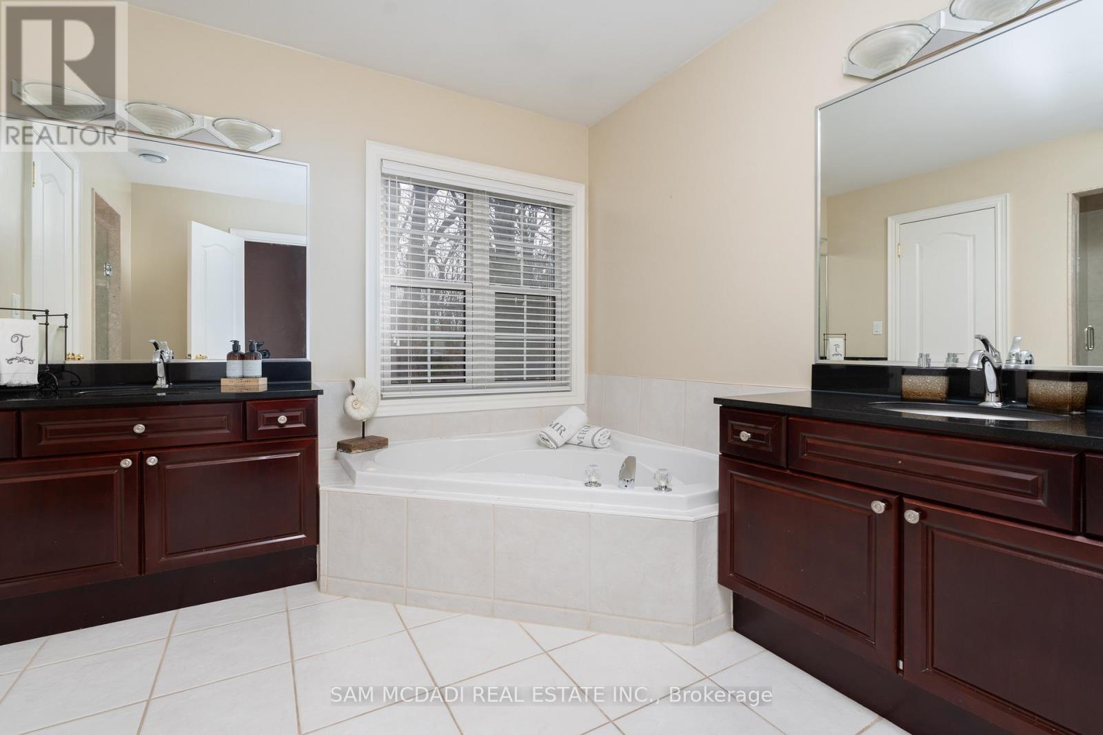 3248 Barchester Court, Mississauga, Ontario  L5L 5Z1 - Photo 27 - W13740324