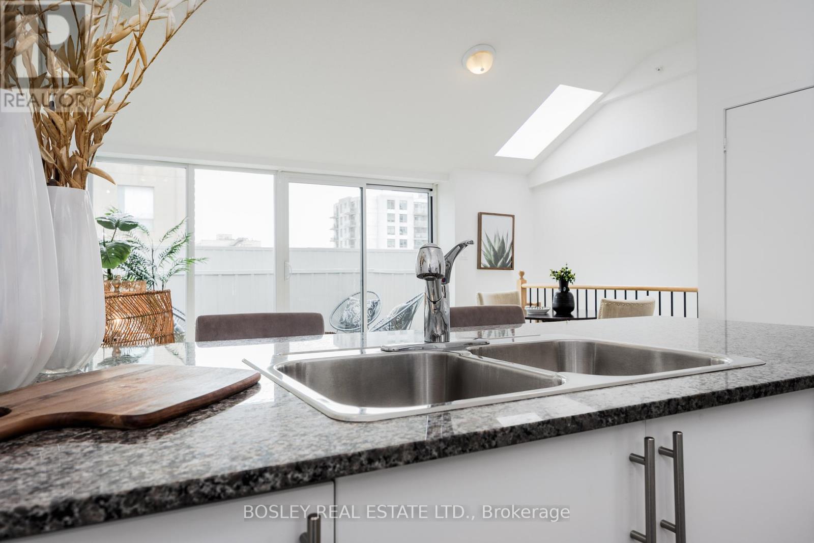 423 - 1410 Dupont Street, Toronto, Ontario  M6H 2B1 - Photo 10 - W13740326