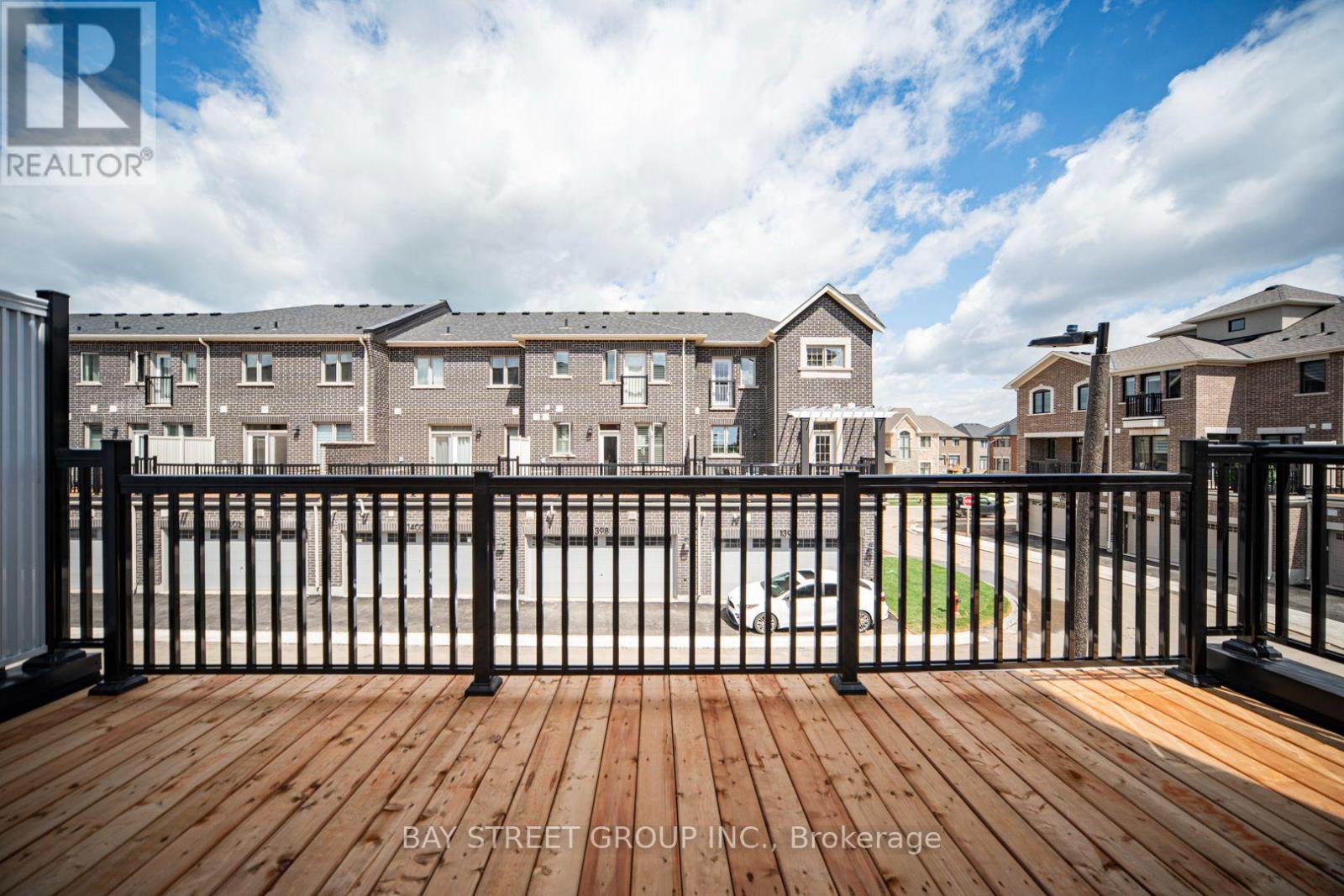 1403 William Halton Parkway, Oakville, Ontario  L6M 5N8 - Photo 2 - W13740412