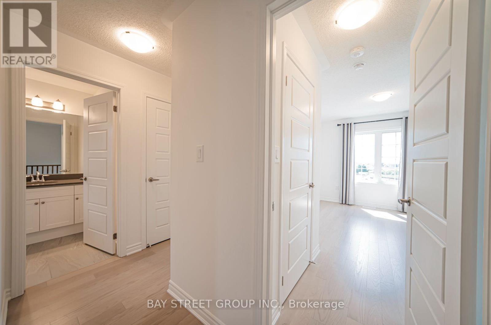 1403 William Halton Parkway, Oakville, Ontario  L6M 5N8 - Photo 30 - W13740412