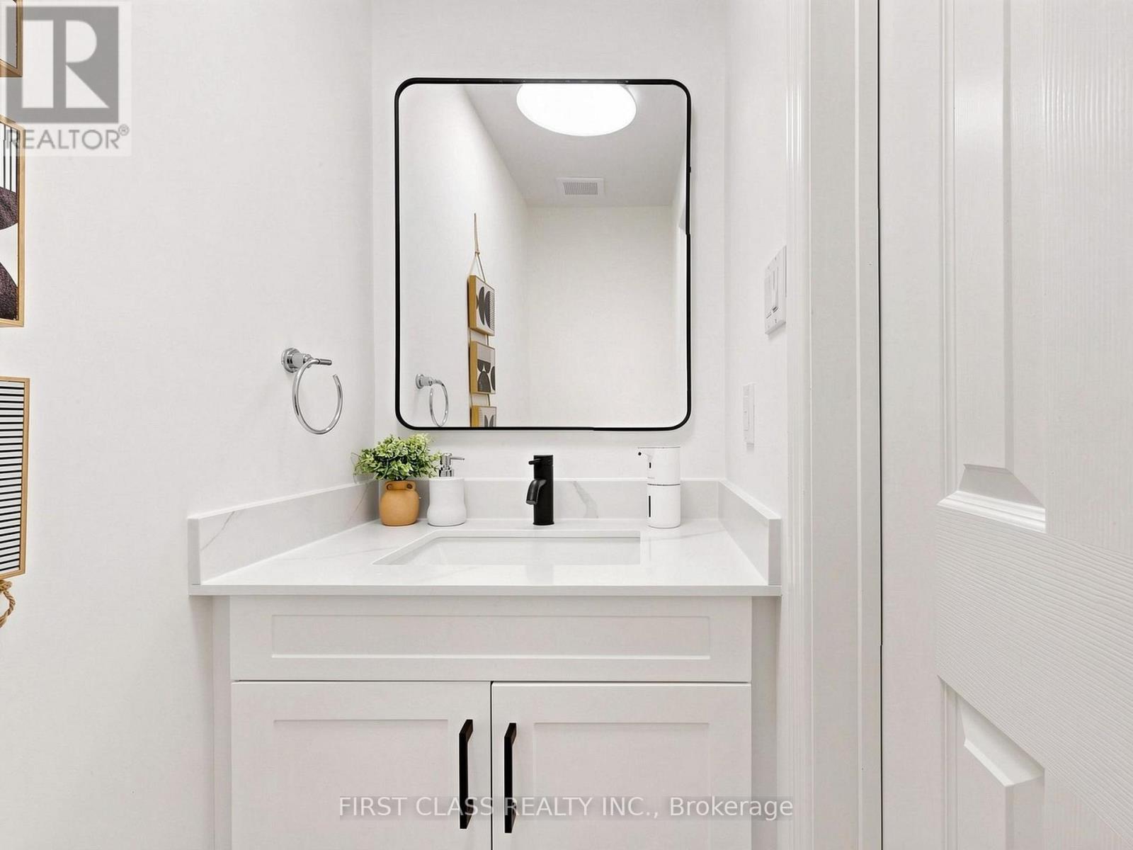 9 Revelstoke Crescent, Richmond Hill, Ontario  L4B 4T4 - Photo 16 - N13738724