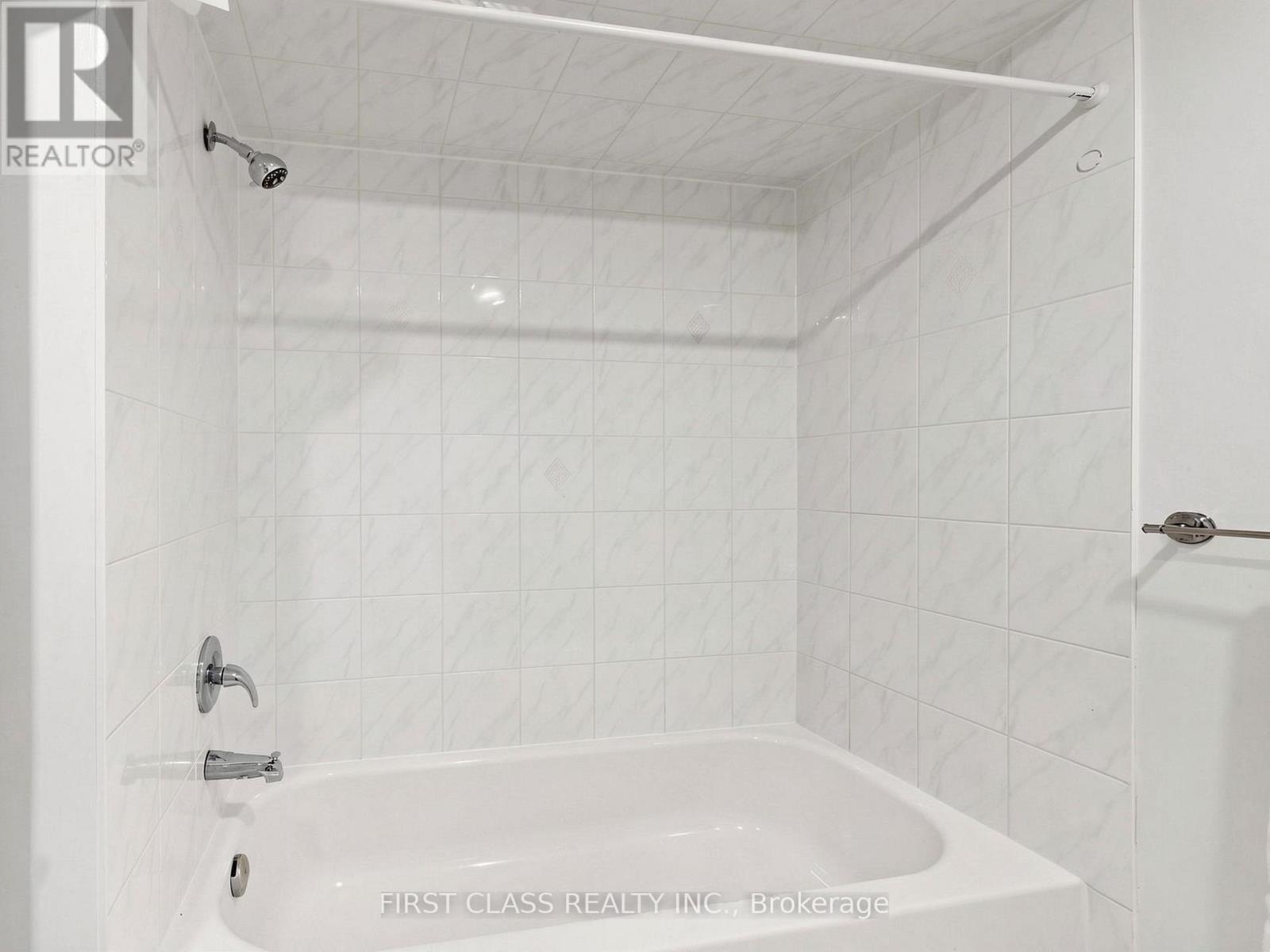 9 Revelstoke Crescent, Richmond Hill, Ontario  L4B 4T4 - Photo 34 - N13738724