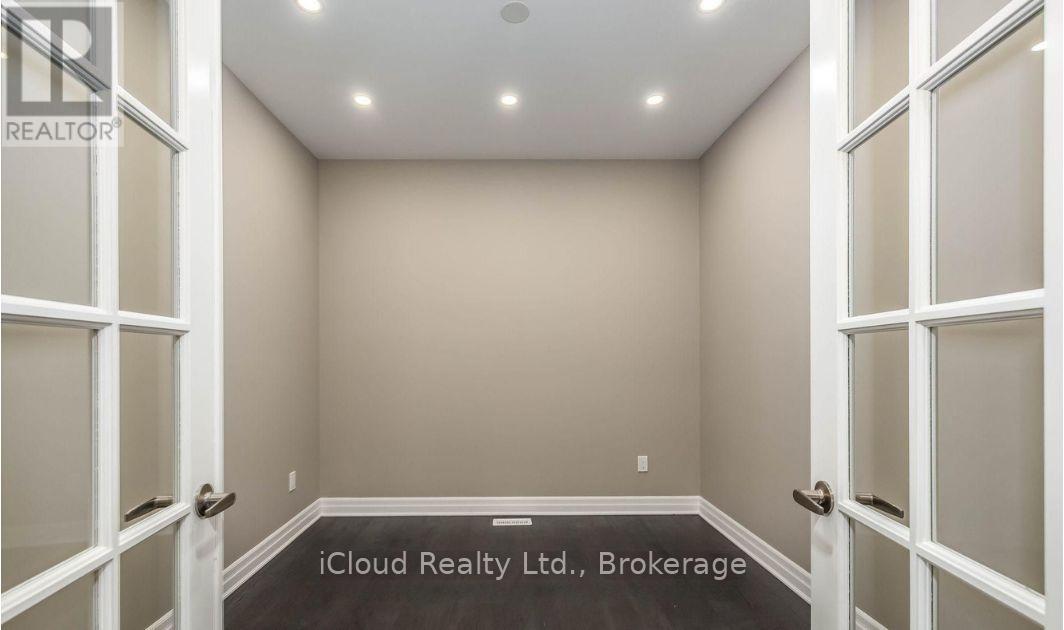 42 Milt Schmidt Street, Kitchener, Ontario  N2R 0T2 - Photo 8 - X13737806