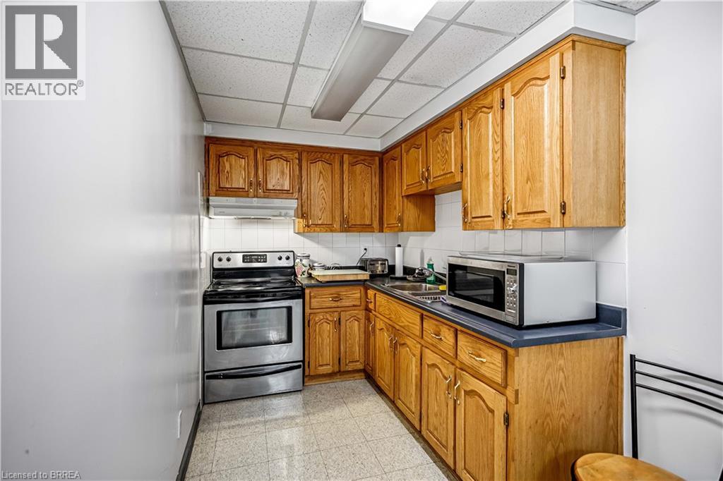 215 Grand River Avenue, Brantford, Ontario  N3T 4Y3 - Photo 30 - 40810836
