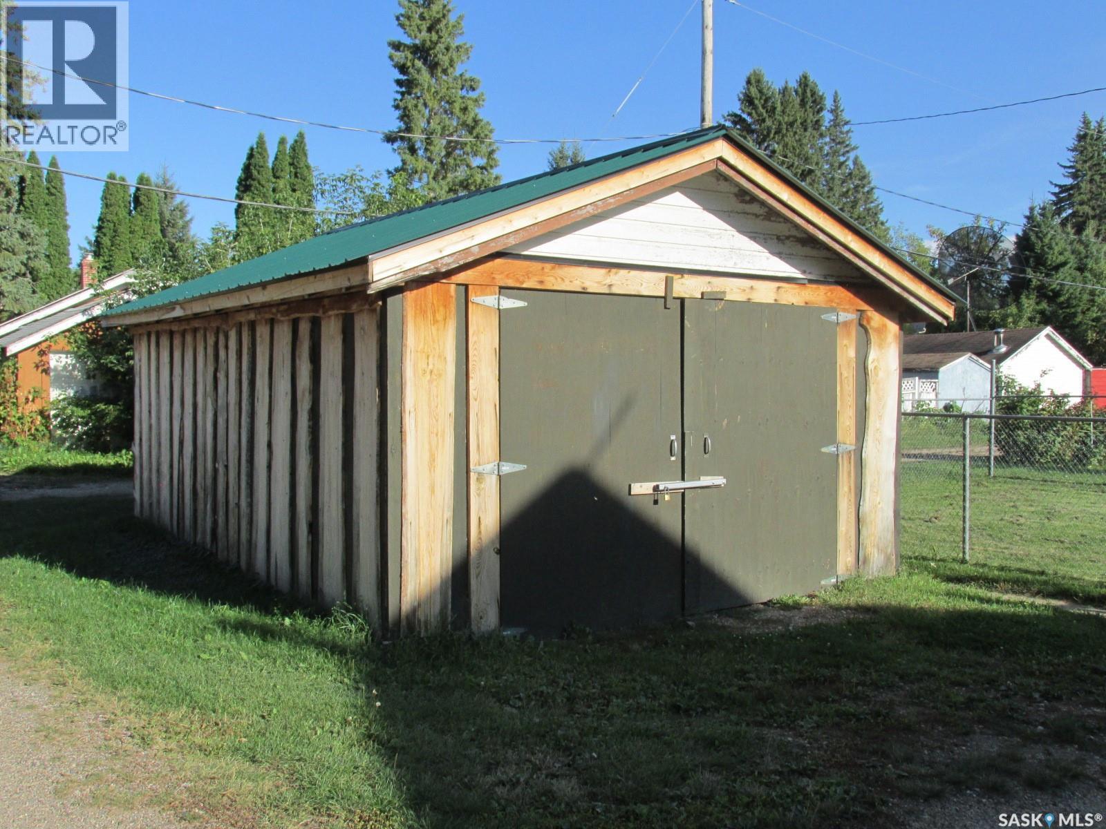 200 Guloien Avenue, White Fox, Saskatchewan  S0J 3B0 - Photo 3 - SK047285