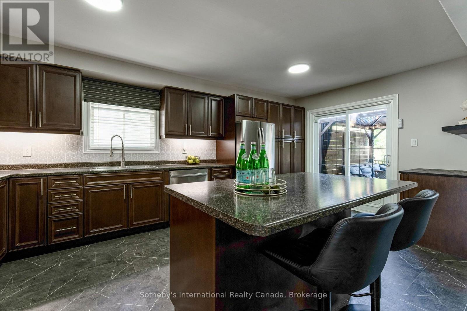 53 Royal Beech Drive, Wasaga Beach, Ontario  L9Z 1H3 - Photo 10 - S13740538