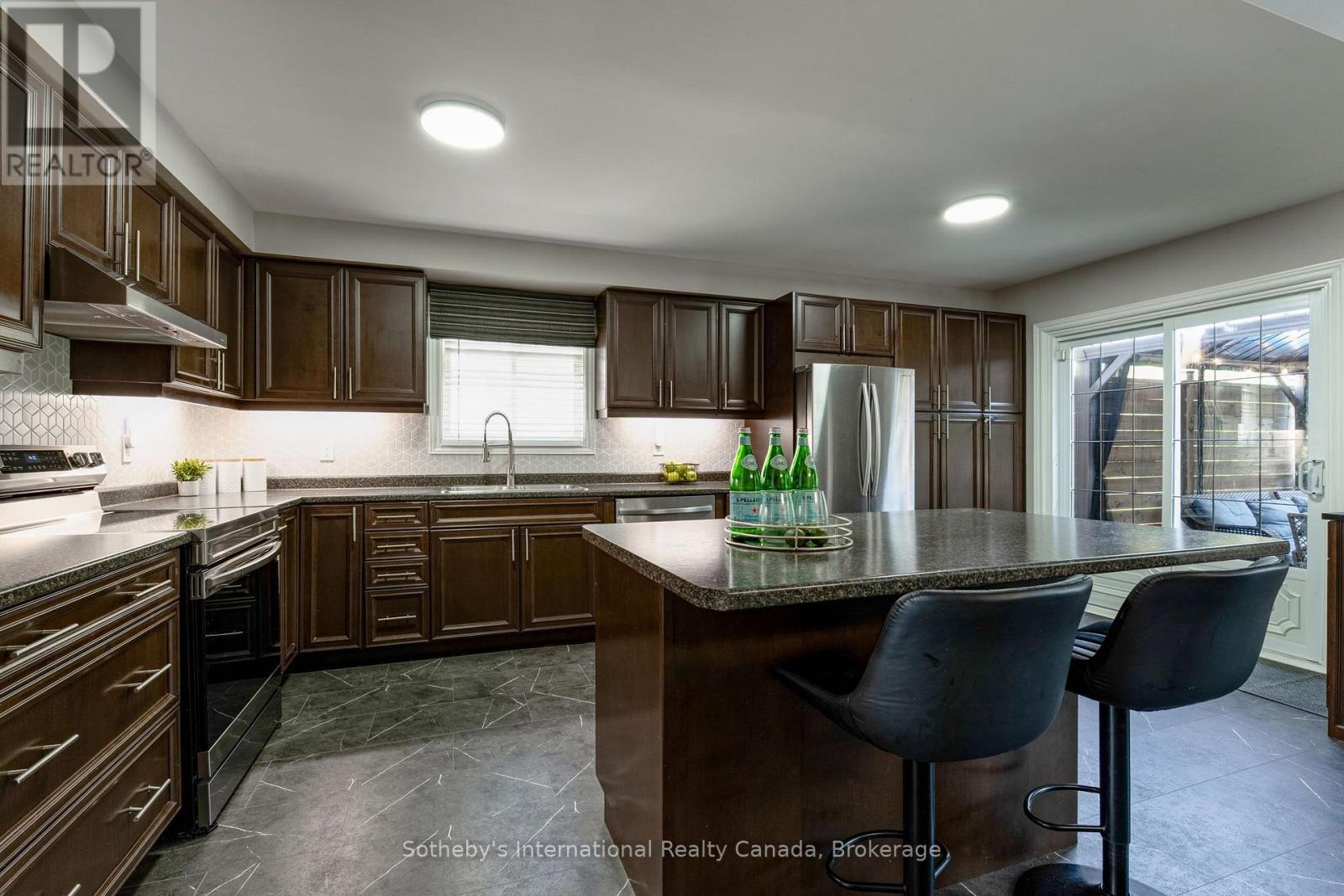 53 Royal Beech Drive, Wasaga Beach, Ontario  L9Z 1H3 - Photo 9 - S13740538