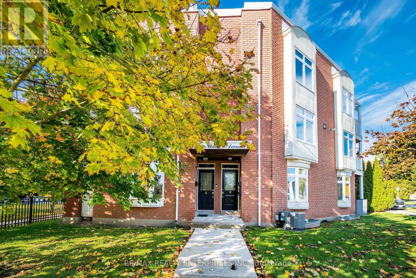 UNIT E - 2386 MUNN'S AVENUE Oakville (RO River Oaks) Ontario Canada L6H6G9 4