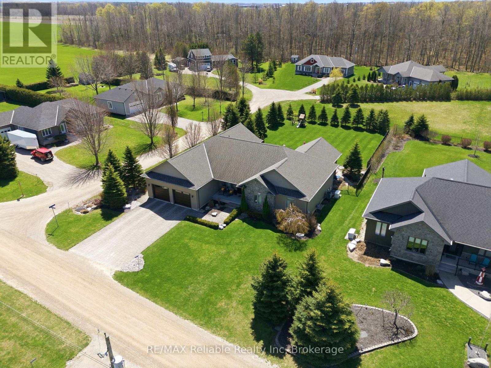 74764 Elm Crescent, Bluewater (Stanley), Ontario  N0M 1G0 - Photo 2 - X13740452