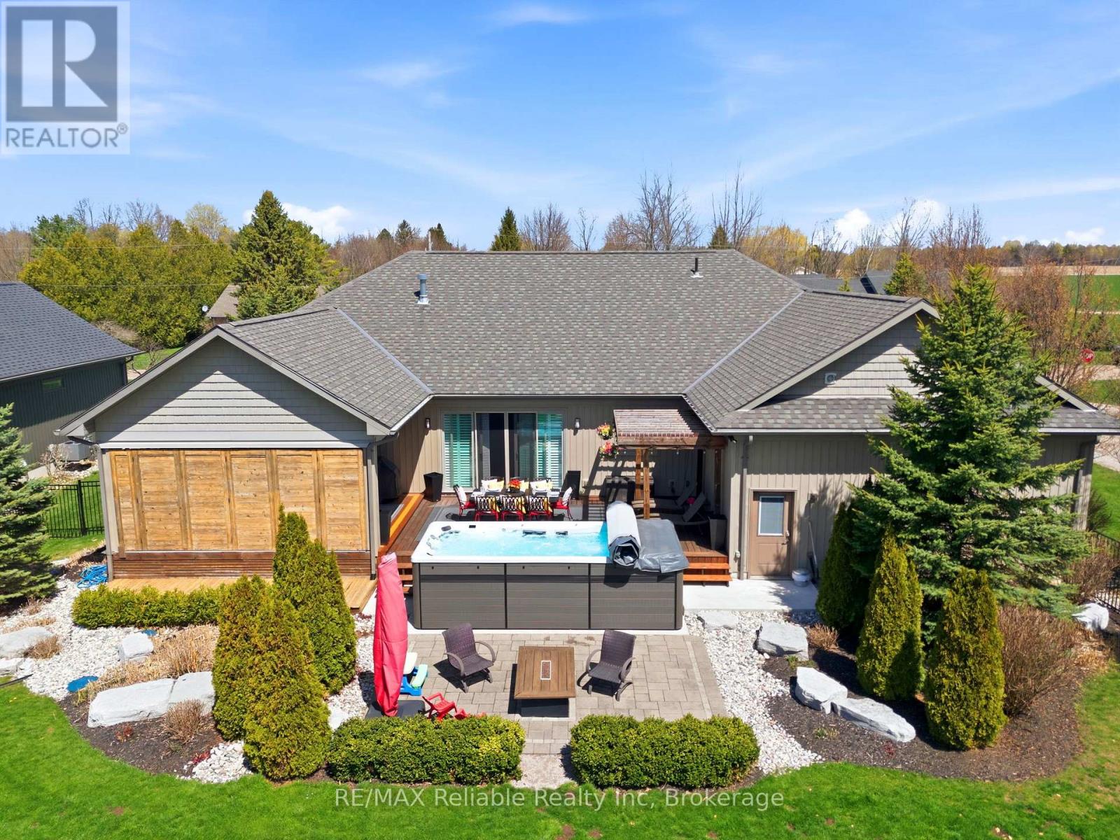74764 Elm Crescent, Bluewater (Stanley), Ontario  N0M 1G0 - Photo 4 - X13740452