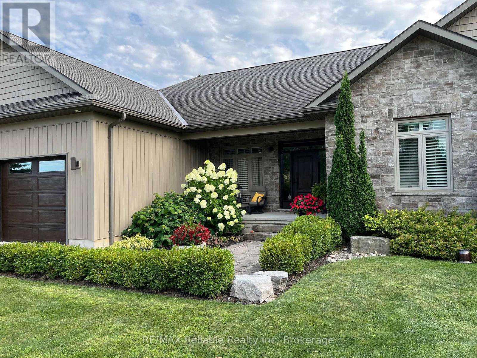 74764 Elm Crescent, Bluewater (Stanley), Ontario  N0M 1G0 - Photo 7 - X13740452