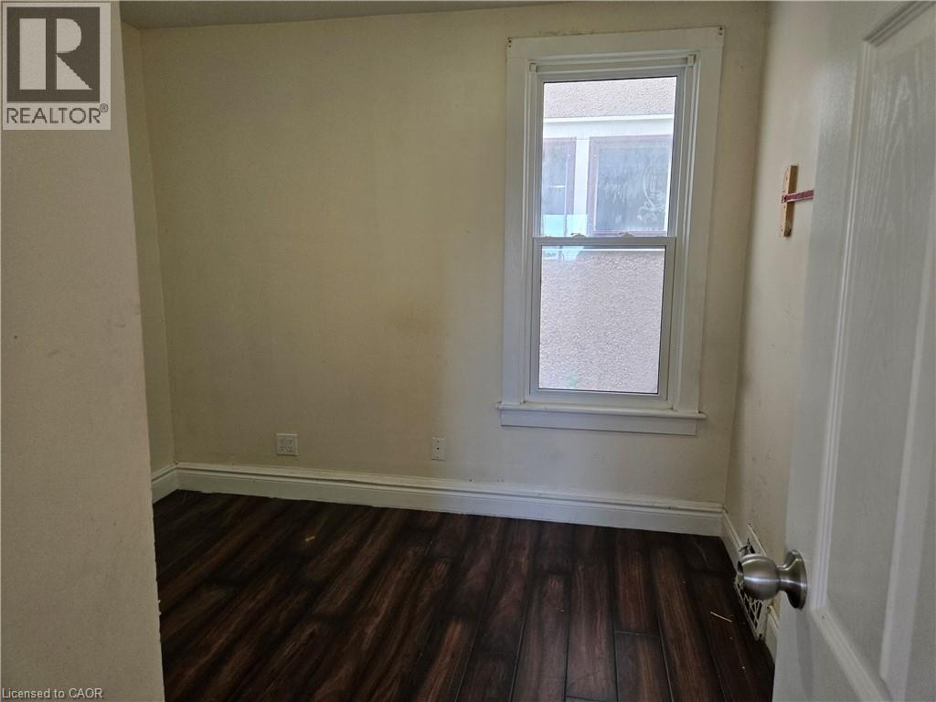 144 Burgar Street, Welland, Ontario  L3B 2S8 - Photo 11 - 40860334