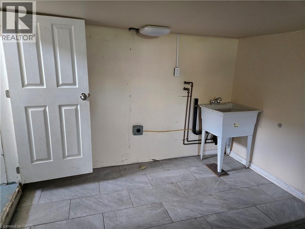 144 Burgar Street, Welland, Ontario  L3B 2S8 - Photo 18 - 40860334