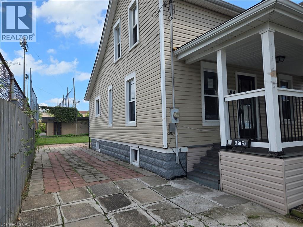 144 Burgar Street, Welland, Ontario  L3B 2S8 - Photo 3 - 40860334