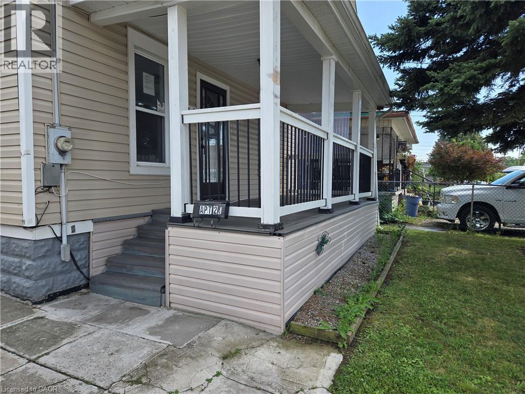 144 Burgar Street, Welland, Ontario  L3B 2S8 - Photo 4 - 40860334