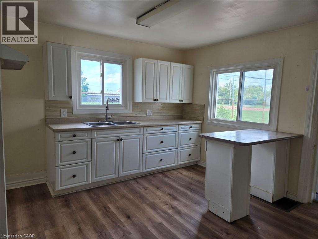 144 Burgar Street, Welland, Ontario  L3B 2S8 - Photo 9 - 40860334