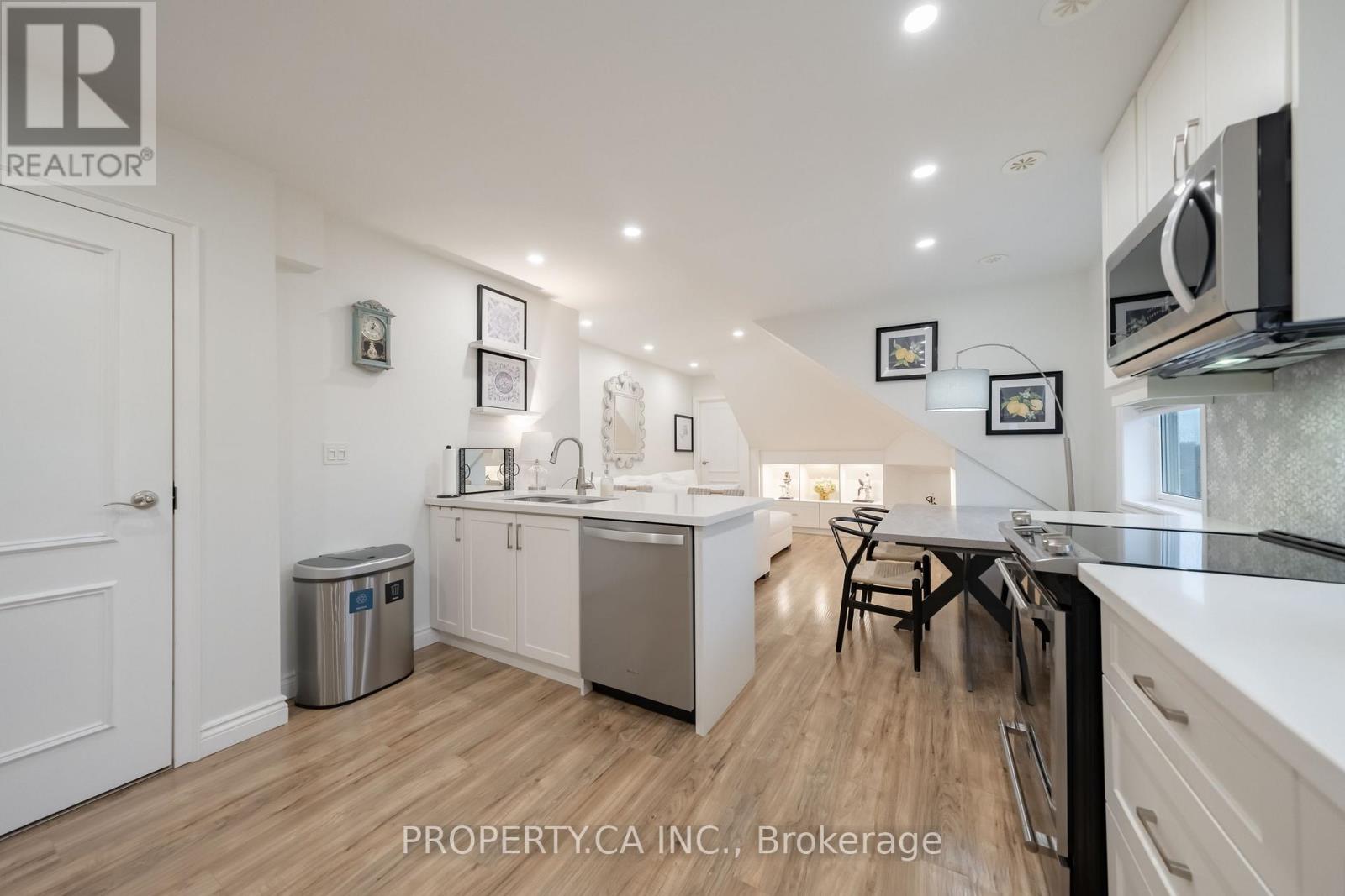 8 - 963 Avenue Road, Toronto, Ontario  M5P 2K9 - Photo 3 - C13740510