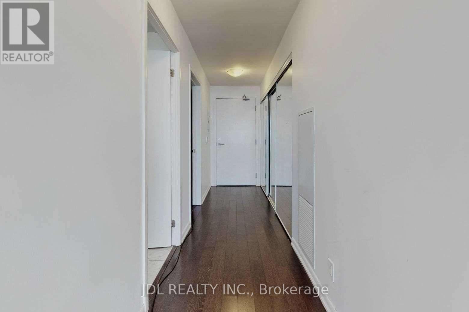 4702 - 832 Bay Street, Toronto, Ontario  M5S 1Z6 - Photo 3 - C13740572