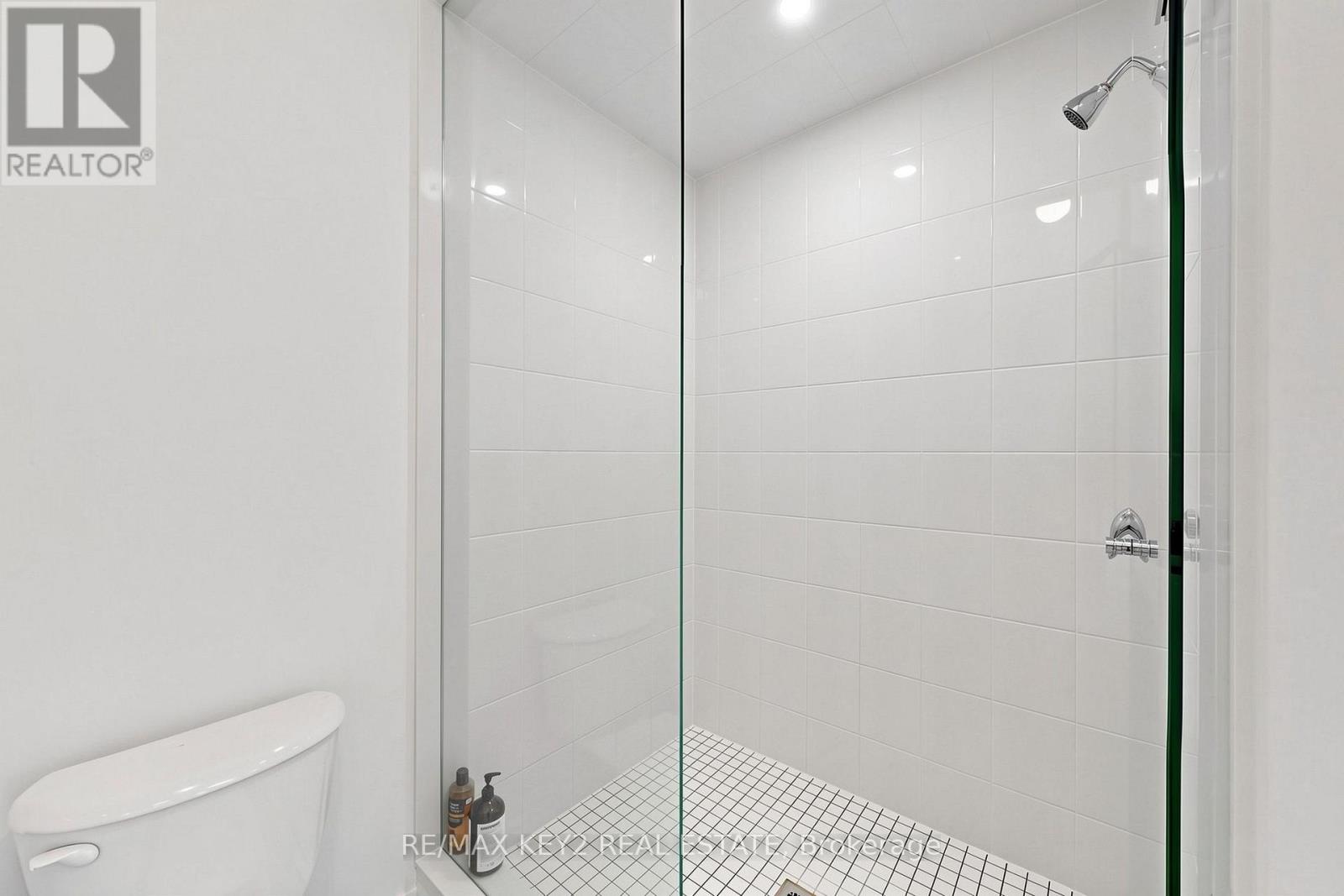 2955 Starlight Drive, Pickering, Ontario  L1X 0S1 - Photo 32 - E13740540