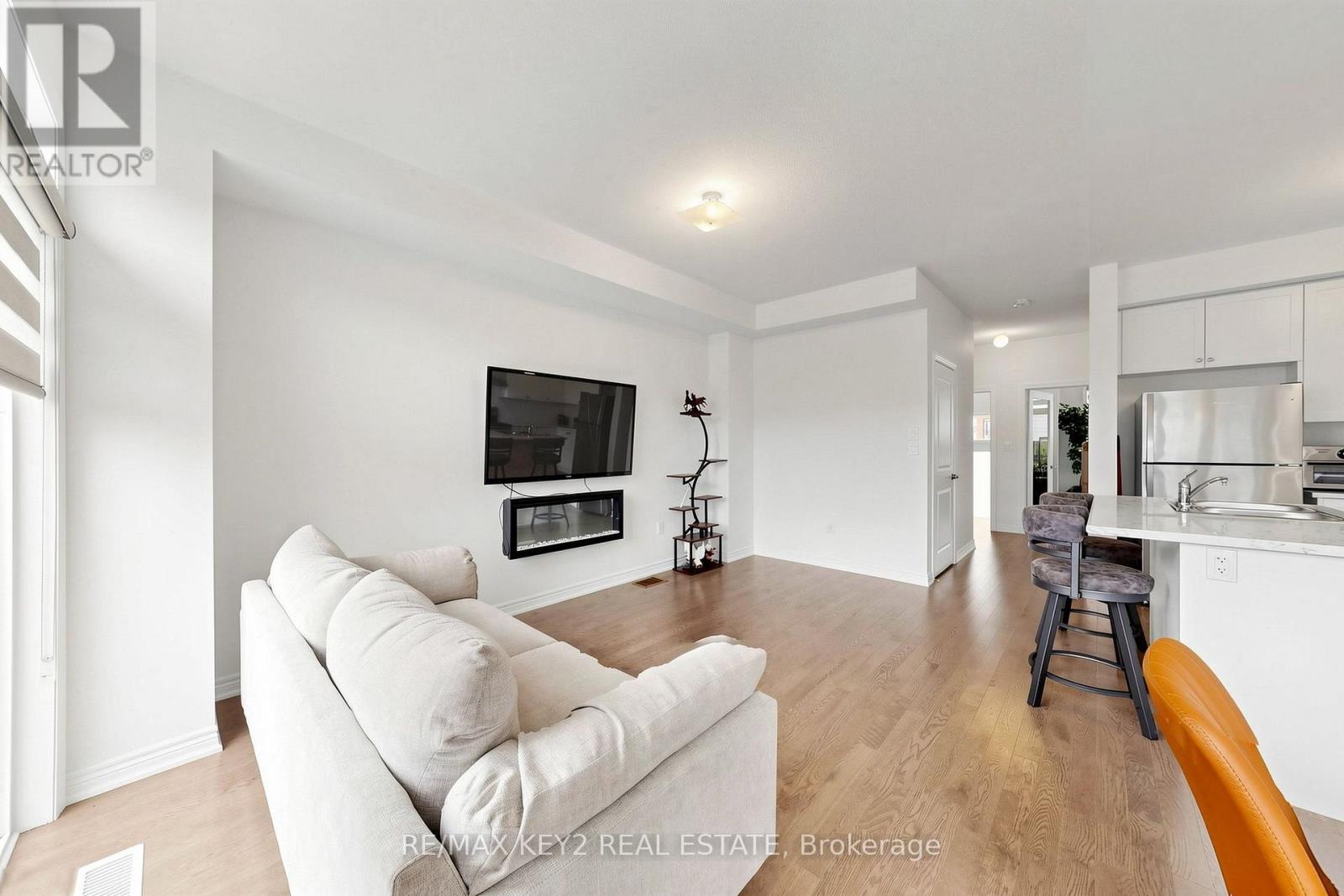 2955 Starlight Drive, Pickering, Ontario  L1X 0S1 - Photo 6 - E13740540
