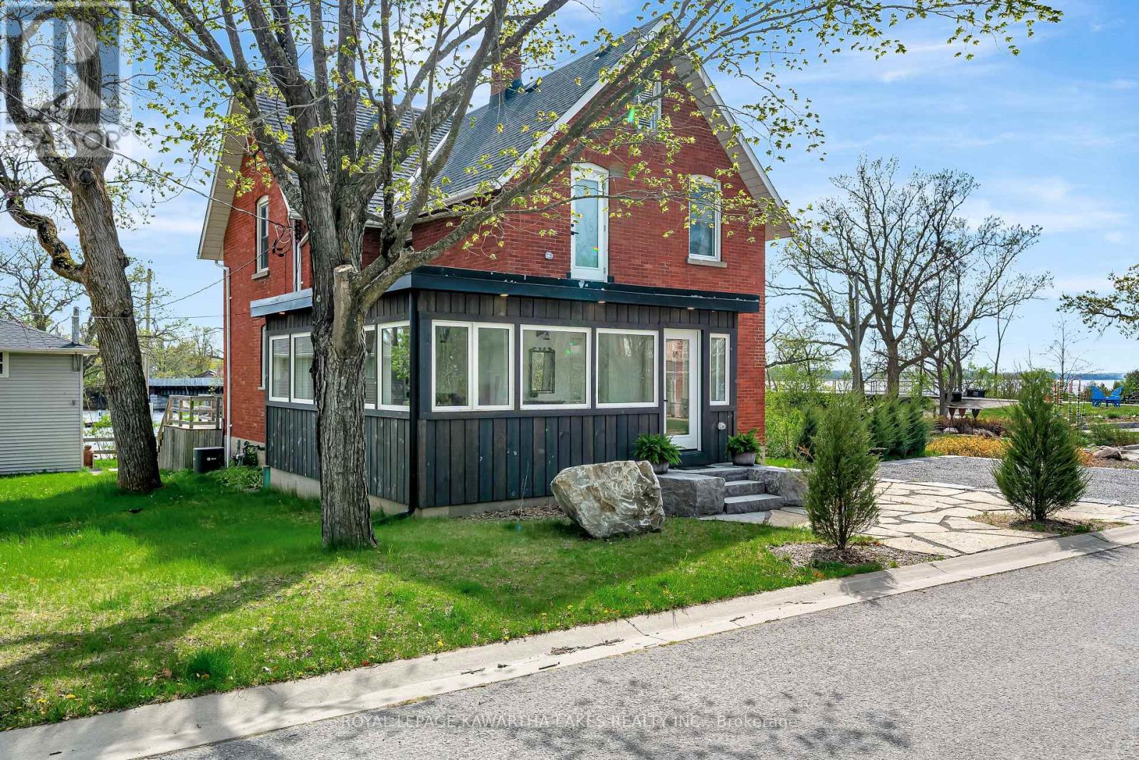 45 Oak Street, Kawartha Lakes, Ontario  K0M 1N0 - Photo 3 - X13740490