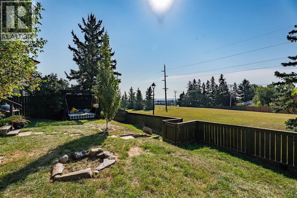 36 Berkley Place Nw, Calgary, Alberta  T3K 1A7 - Photo 16 - A2341533