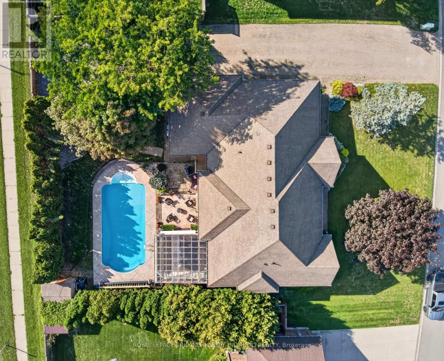 19 Woodland Drive, Middlesex Centre, Ontario  N0L 1R0 - Photo 3 - X13740472