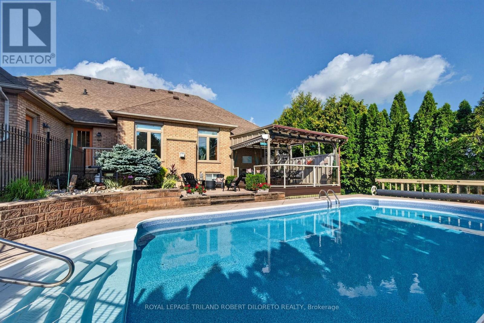 19 Woodland Drive, Middlesex Centre, Ontario  N0L 1R0 - Photo 4 - X13740472