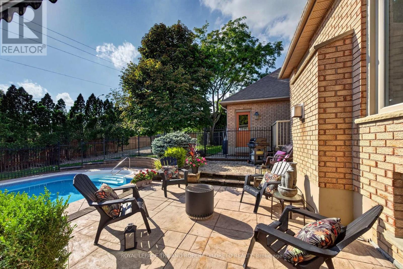 19 Woodland Drive, Middlesex Centre, Ontario  N0L 1R0 - Photo 8 - X13740472