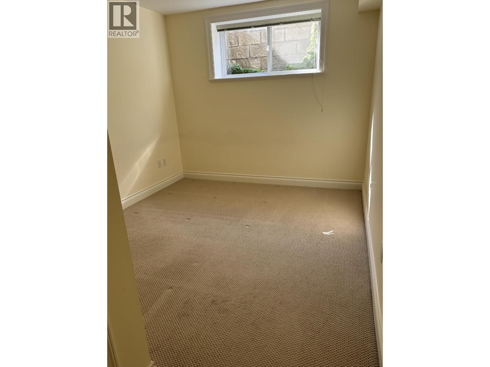 171 E Rockland Road, North Blackburn, British Columbia  V7N 1R8 - Photo 2 - R3161183