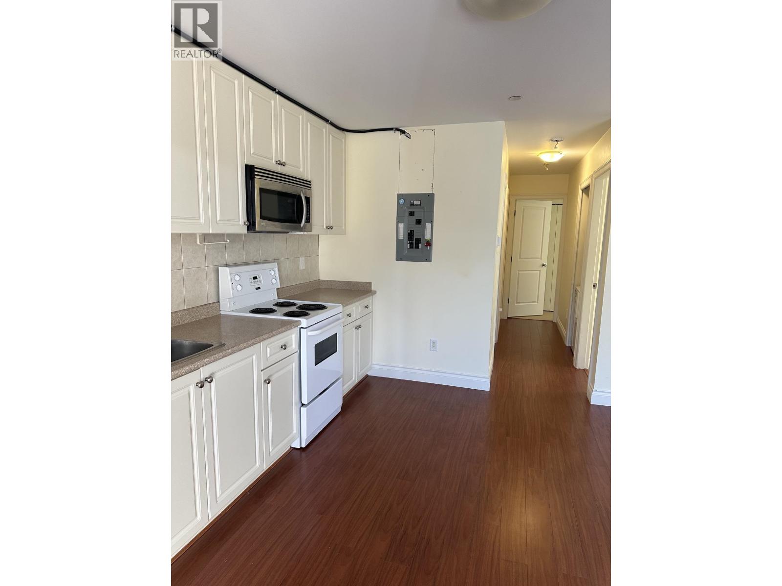 171 E Rockland Road, North Blackburn, British Columbia  V7N 1R8 - Photo 3 - R3161183