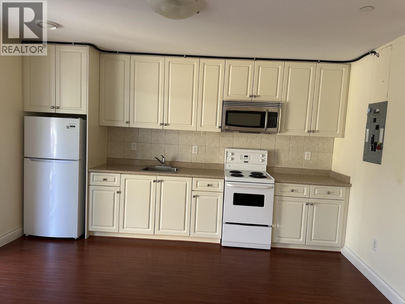 171 E Rockland Road, North Blackburn, British Columbia  V7N 1R8 - Photo 5 - R3161183