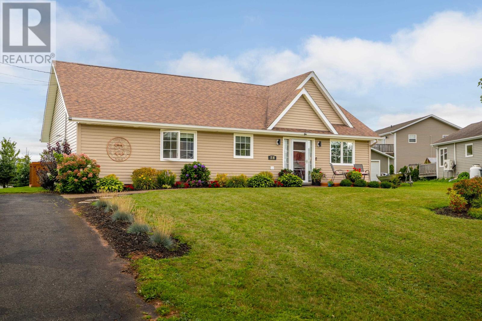 58 Rosebank Road, Stratford, Prince Edward Island C1B 1G2 - Photo 2 - 202622301