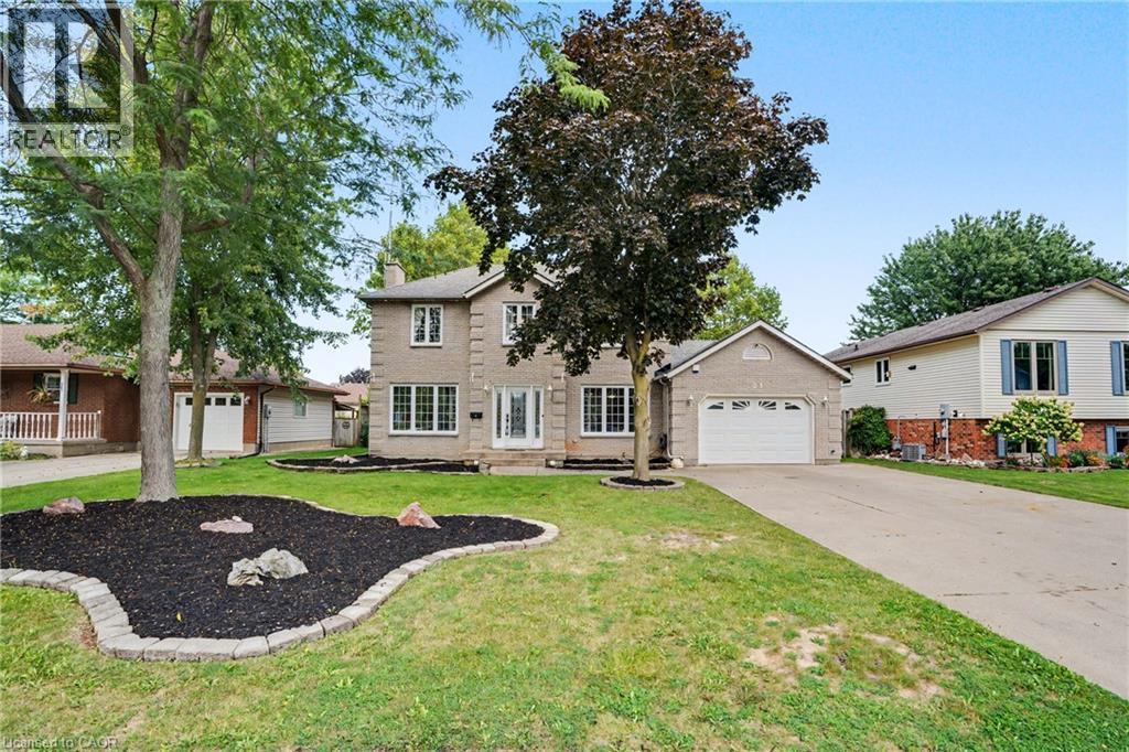 21 FAREWELL Crescent, Smithville, Ontario
