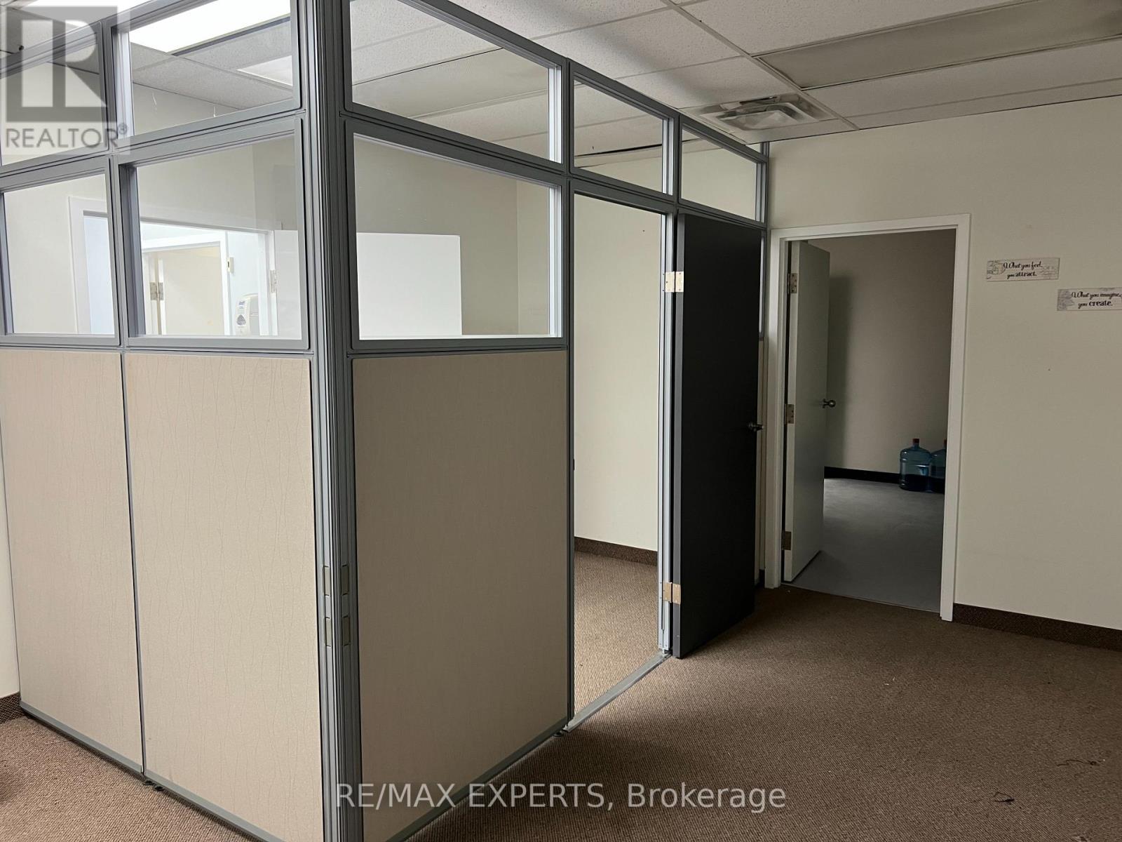 300 - 720 Spadina Avenue, Toronto, Ontario  M5S 2T9 - Photo 12 - C13720406