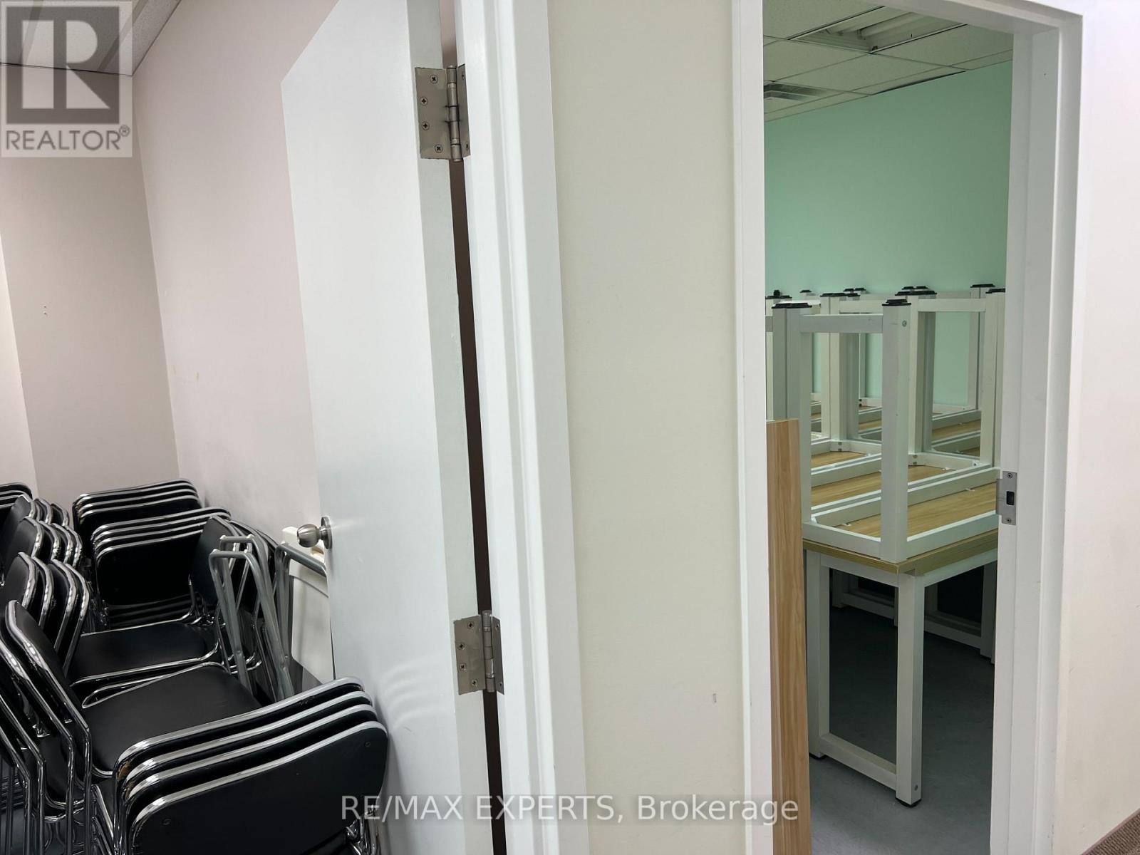 300 - 720 Spadina Avenue, Toronto, Ontario  M5S 2T9 - Photo 9 - C13720406