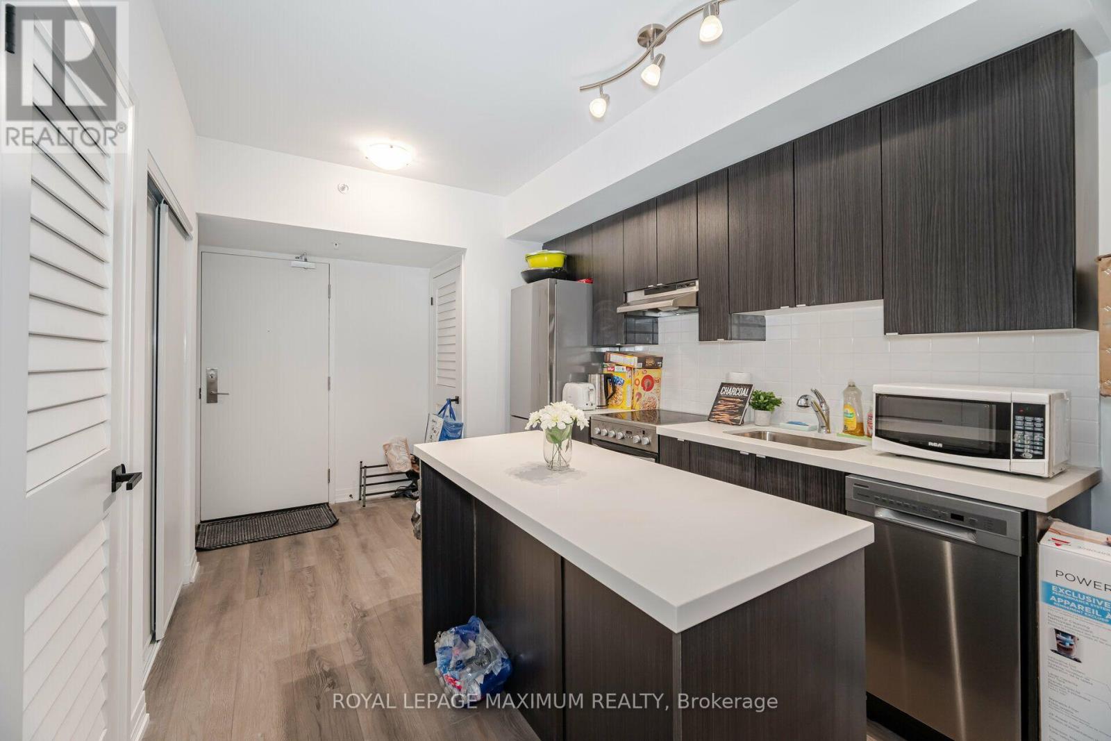 308 - 408 Browns Line, Toronto, Ontario  M9W 3T9 - Photo 8 - W12940662